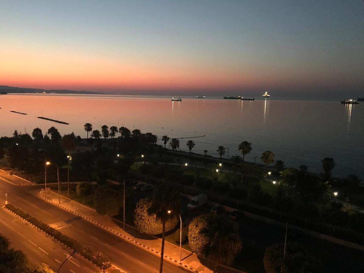 A City-Center Seaview Penthouse At Oceanic Lemesos Exteriér fotografie