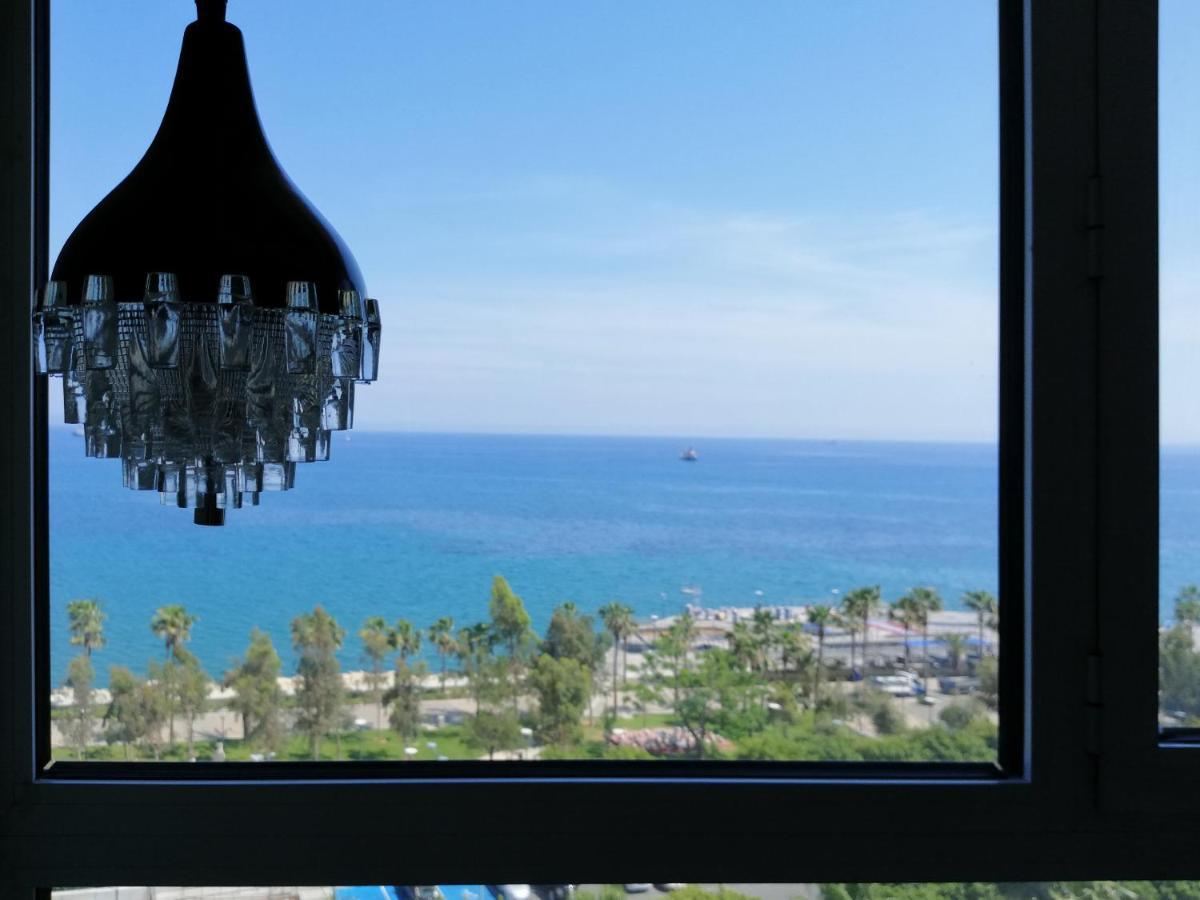 A City-Center Seaview Penthouse At Oceanic Lemesos Exteriér fotografie
