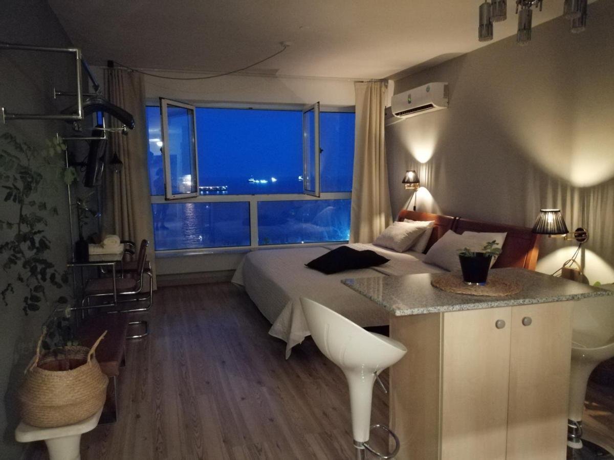 A City-Center Seaview Penthouse At Oceanic Lemesos Exteriér fotografie